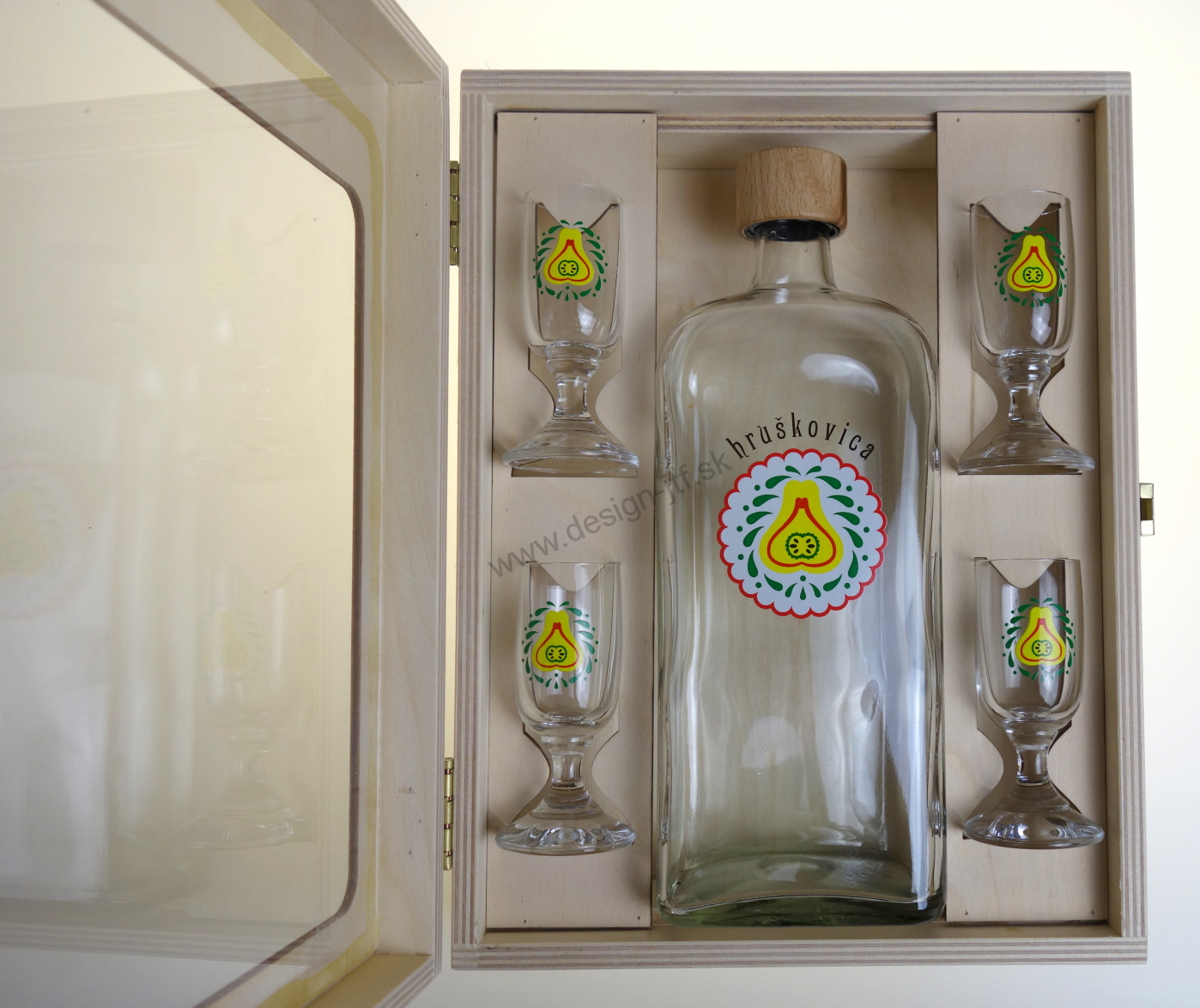 Darčeková kazeta Širokáň - HRUŠKOVICA (0,7 l + 4x 0,02 l)