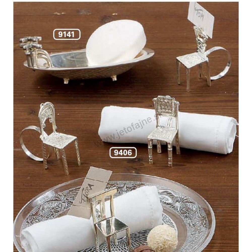 Stolička na menovku a obrúsok